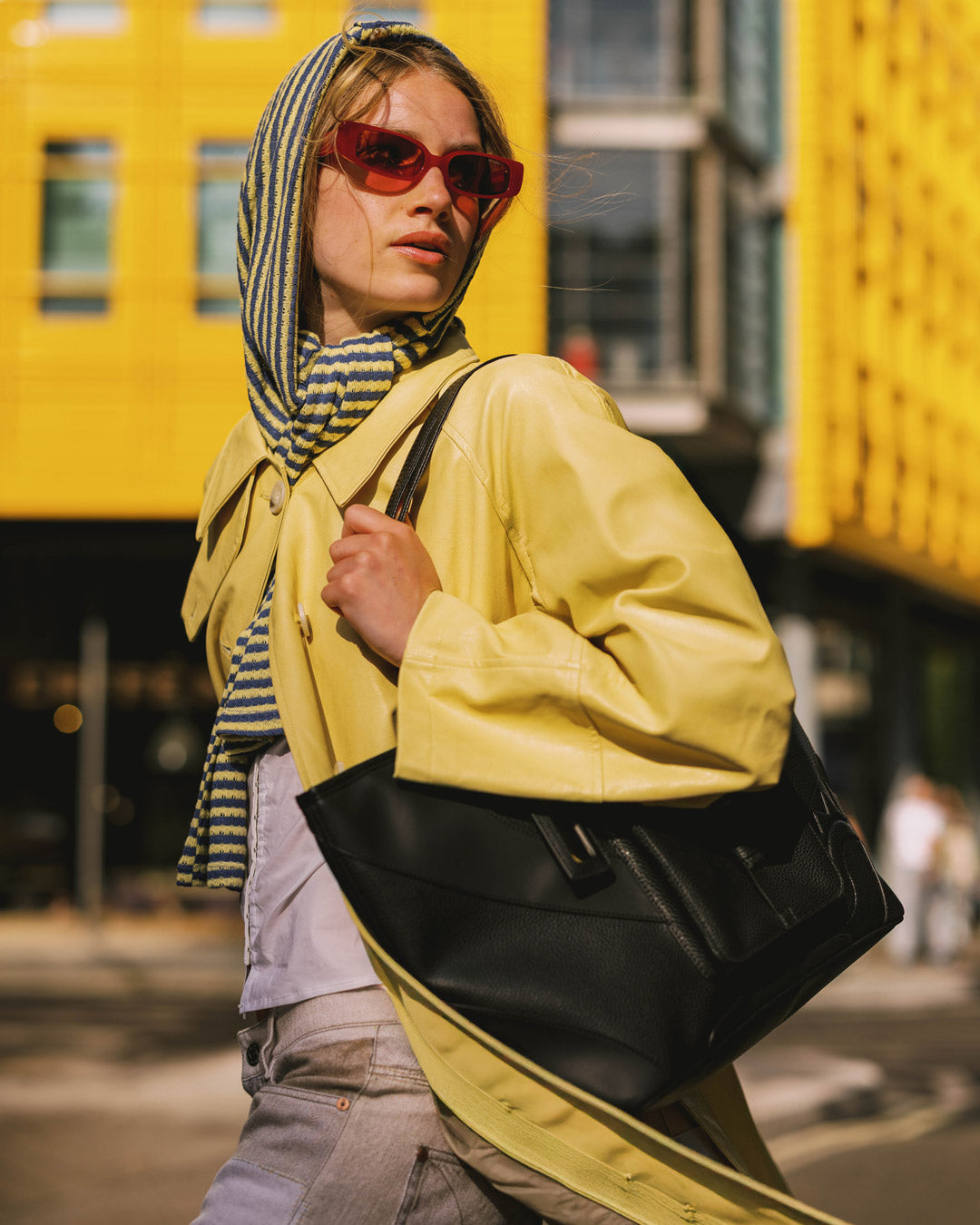 LONDON FASHION WEEK RED CARPET READY TOTE - Image 4