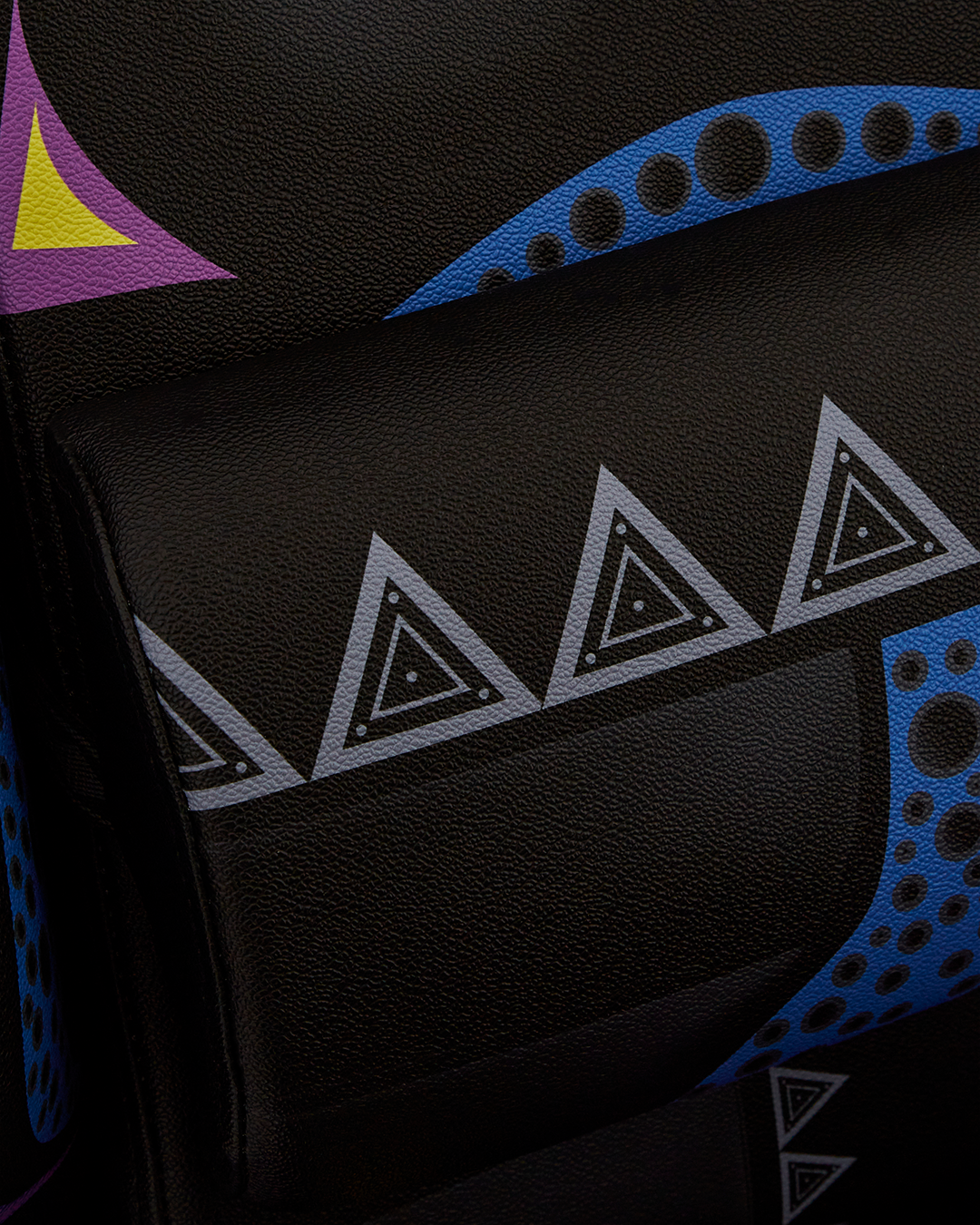 A.I. 12 BROOKLYN & BEYOND ?C SANDFLOWER COLLAB GAMING CHAIR - Image 11