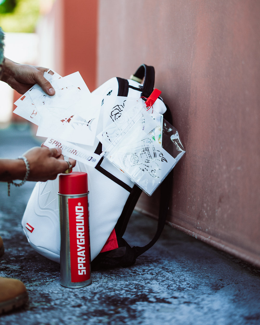 GRAFFITI ARTIST - DESIGN YOUR OWN BACKPACK - 9 STENCILS INCLUDED - Image 5